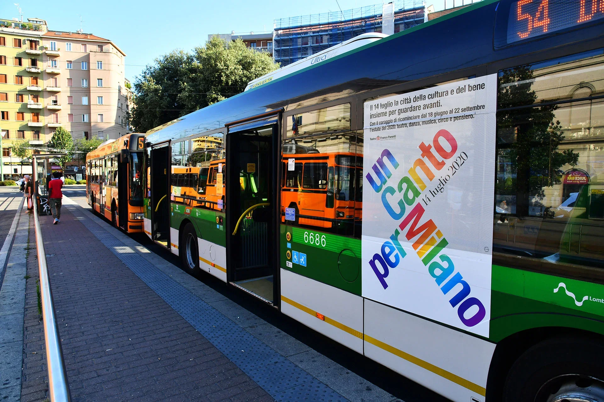Milano Mupi Side