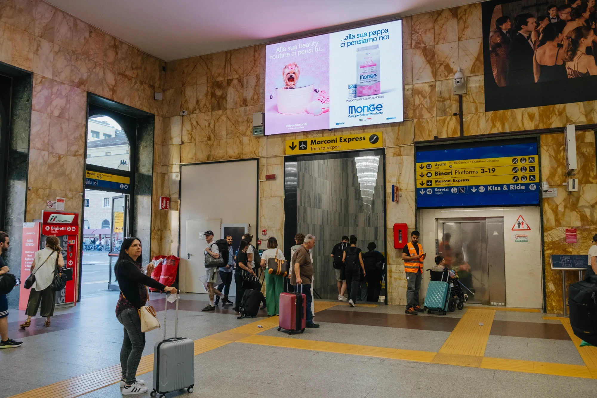 Bologna Stazione Centrale Ledwall