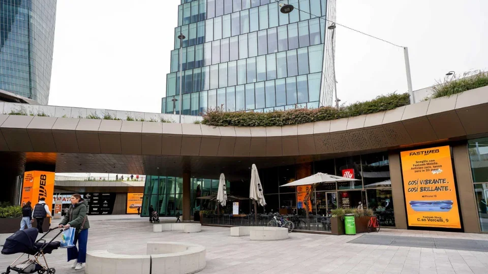 City Life Piazza 6 Febbraio