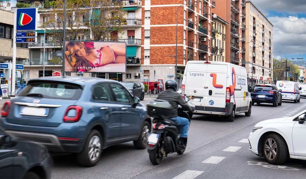 Milano_8x4-viale-Monza-305_Uscita-citta