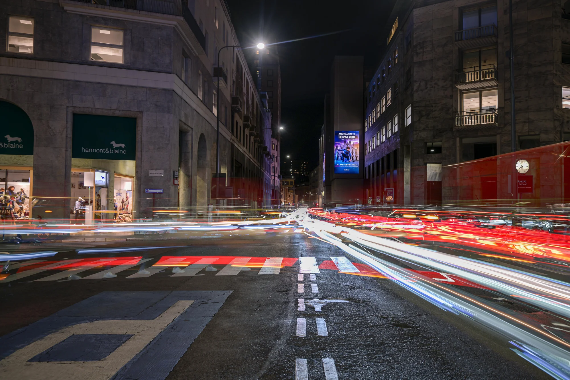 Milano Corso Matteotti Ledwall