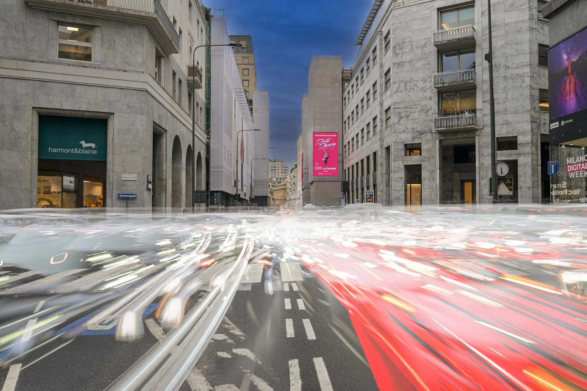 Milano Corso Matteotti Ledwall