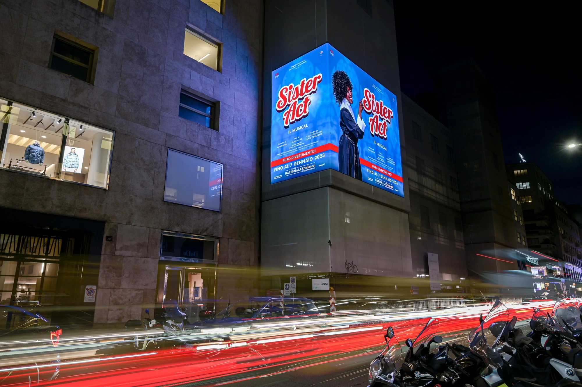 Milano Corso Matteotti Ledwall