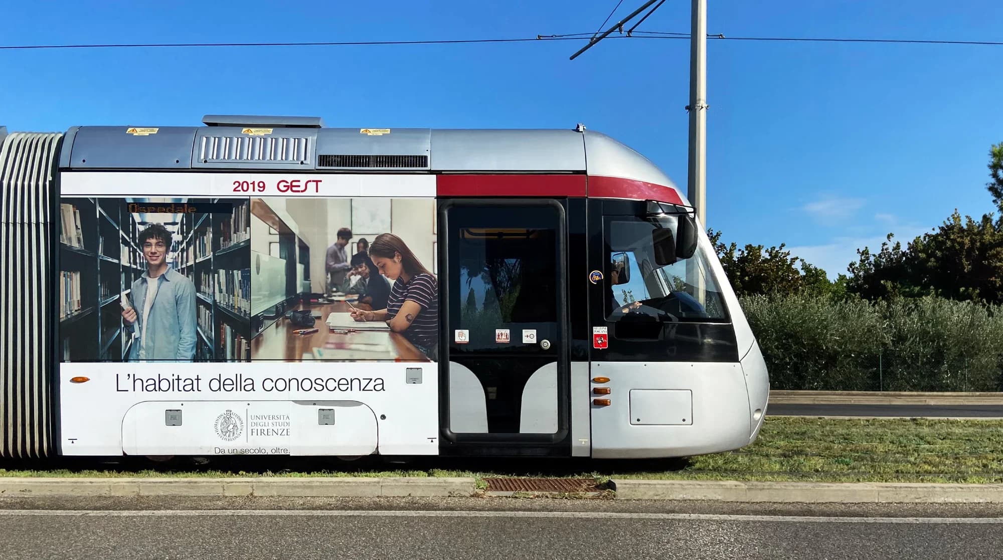 Pubblicità in movimento: il tram come alleato per il tuo brand